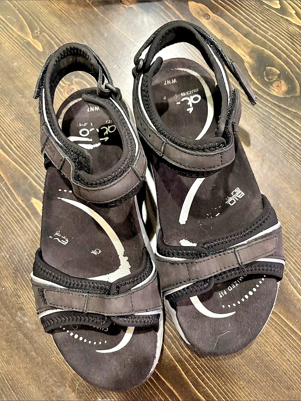 Abeo Black & White Sandals US 7